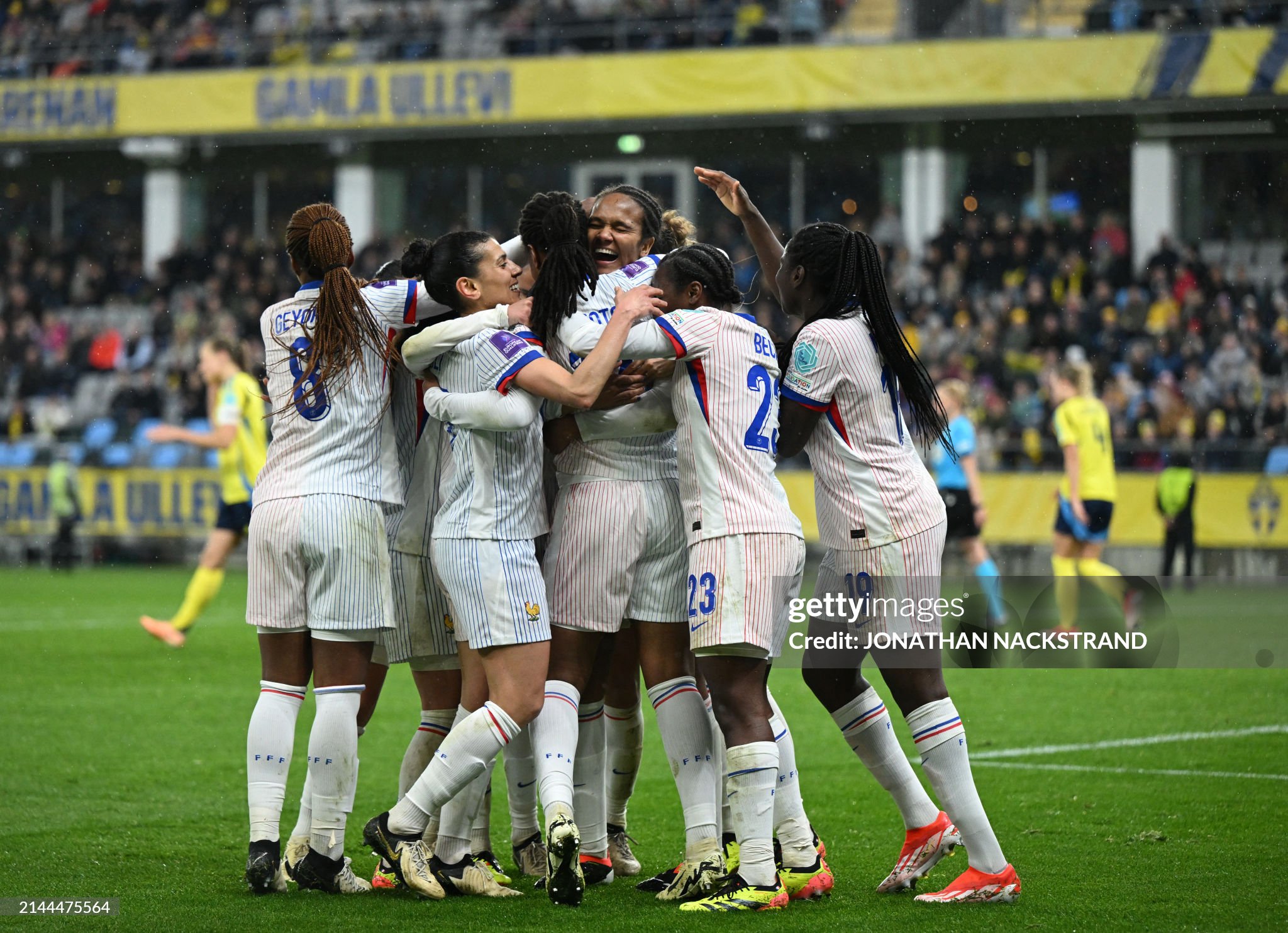 Sweden 0-1 France: Wendie Renard makes her return to fire the French to victory