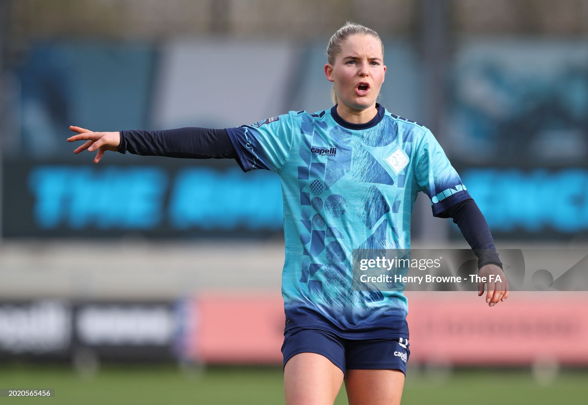 Connie Scofield signs a contract extension with London City Lionesses