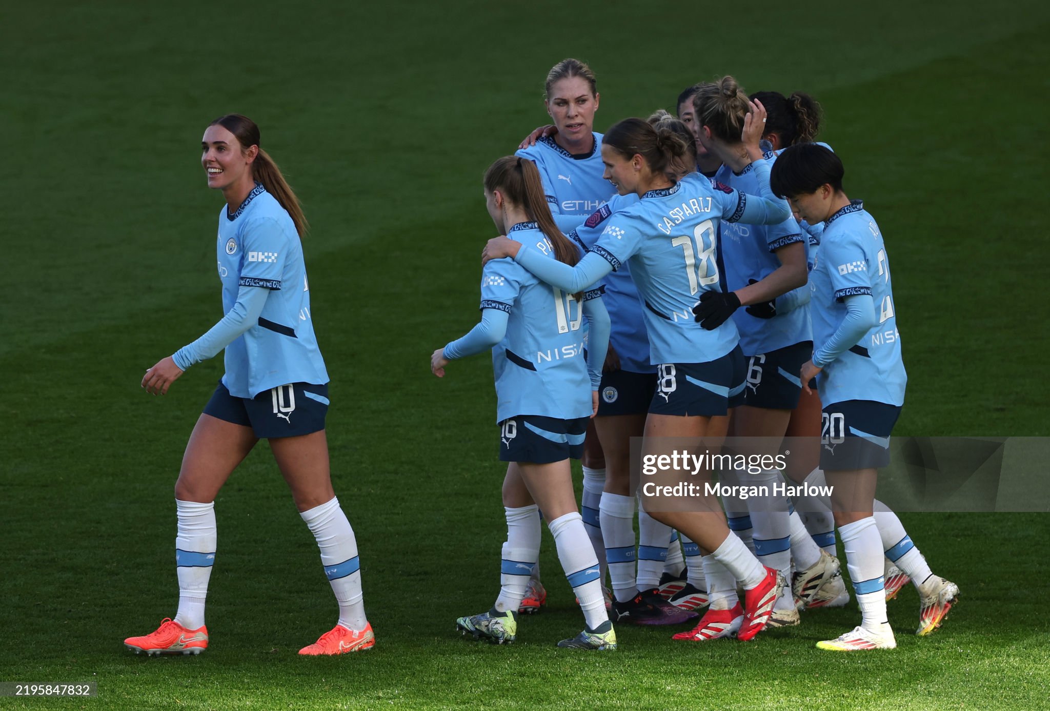 Aston Villa 2-4 Manchester City: Vivianne Miedema back at her best to fire past Villans