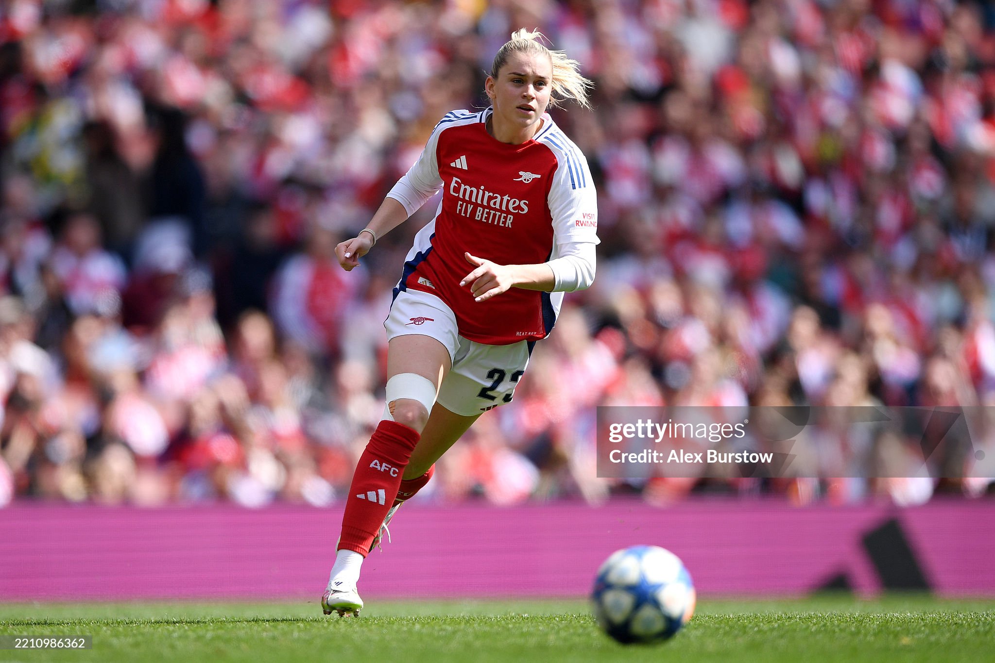 Match Preview: Arsenal and Man United in the fight for second place