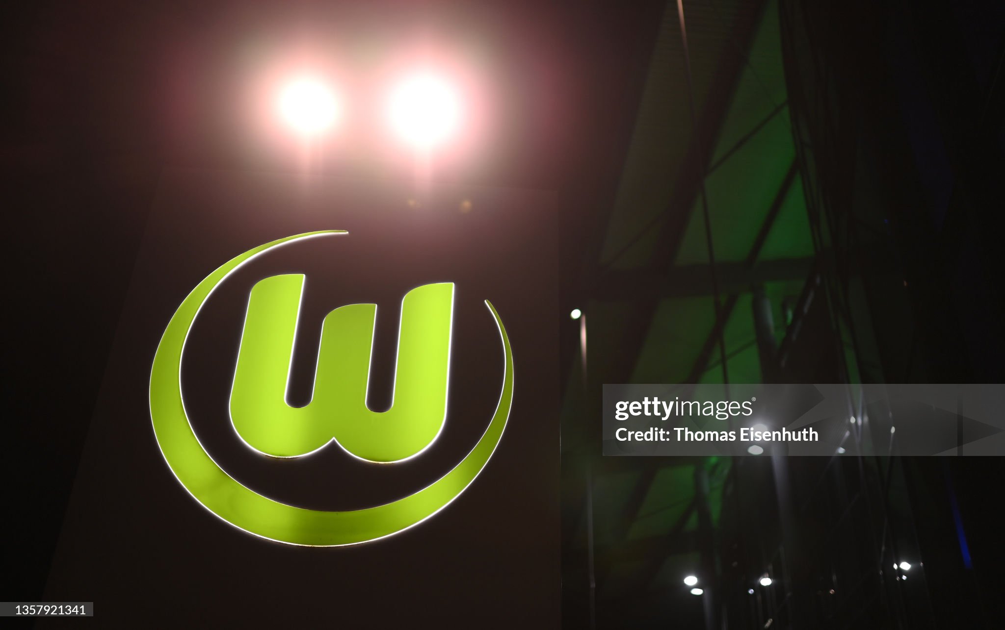 VfL Wolfsburg bolster defence by signing Brighton and Frankfurt centre backs