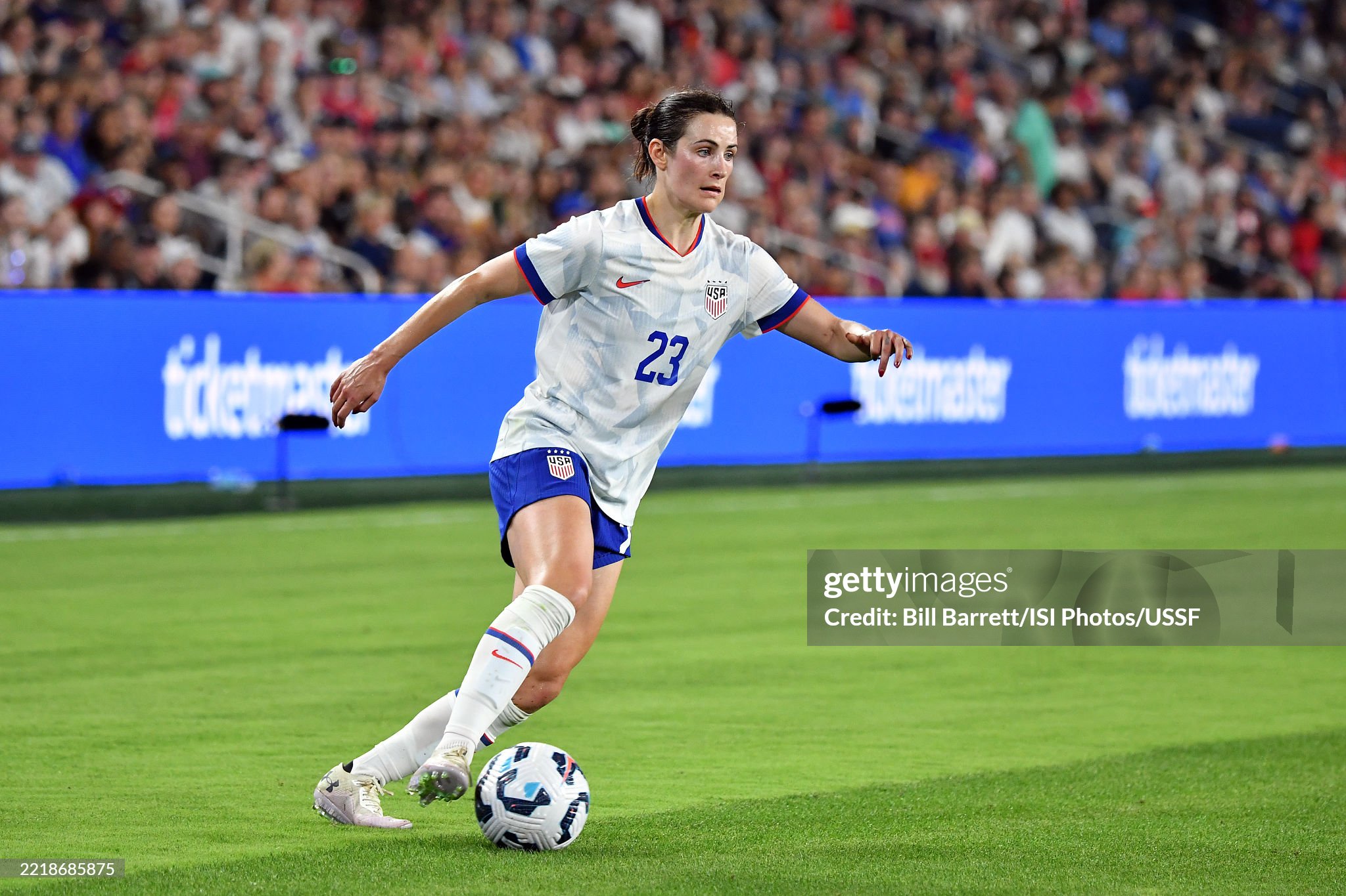 Emma Hayes to omit European-based stars from USWNT squad