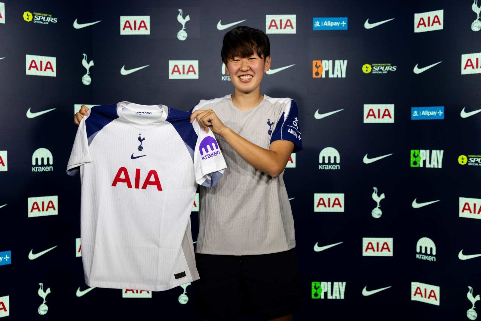 Tottenham Hotspur sign Japanese international Toko Koga