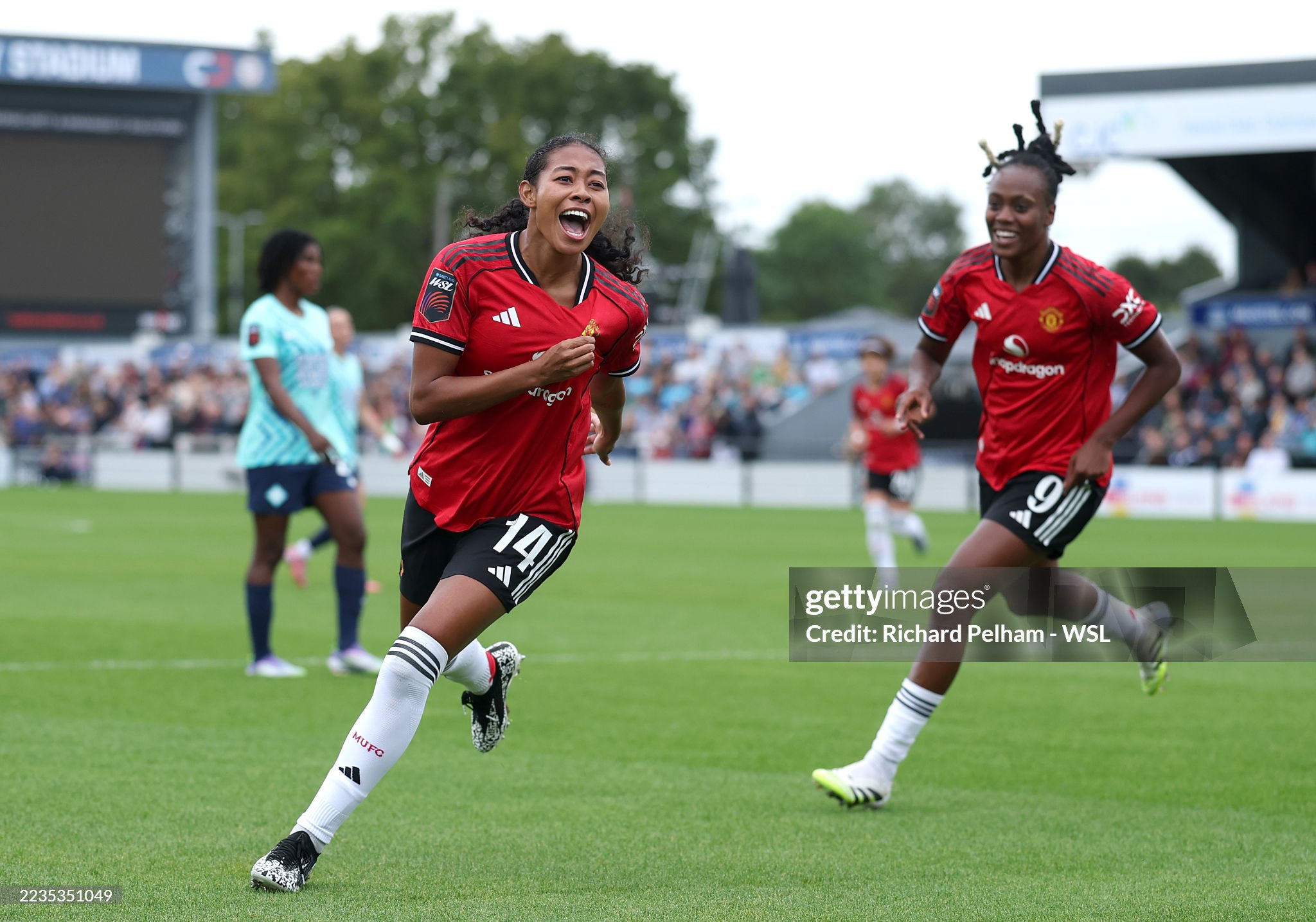 London City 1-5 Man Utd: Magic Malard conjures up victory for the visitors